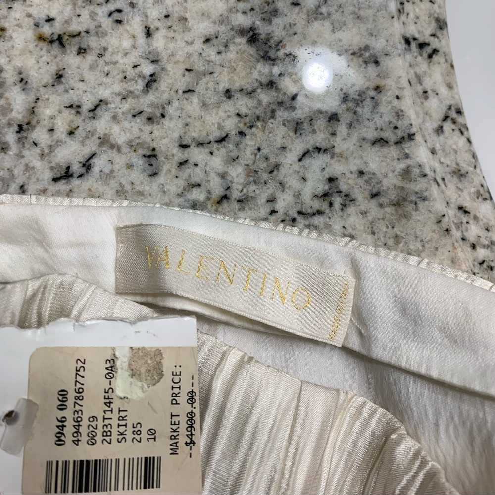 Beautiful Valentino skirt - Picture 5 of 11